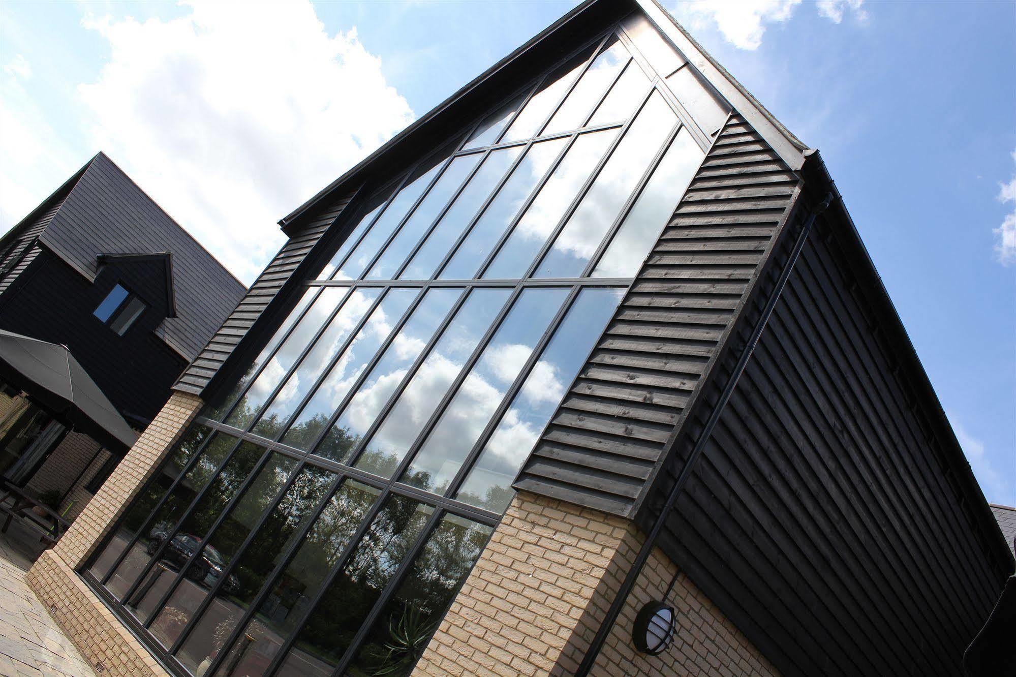The Sharnbrook Hotel Exterior foto